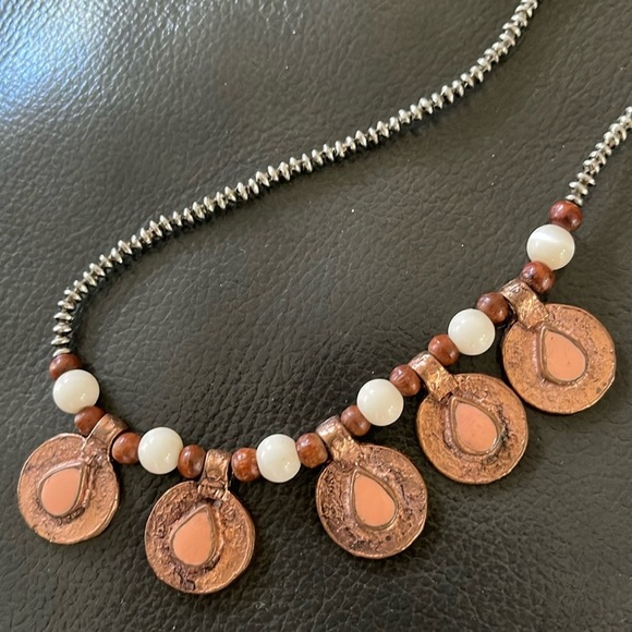 3 Urban Outfitters necklace bundle - Picture 4 of 16